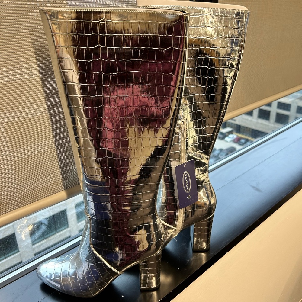 Scoop Silver Boots - size 10